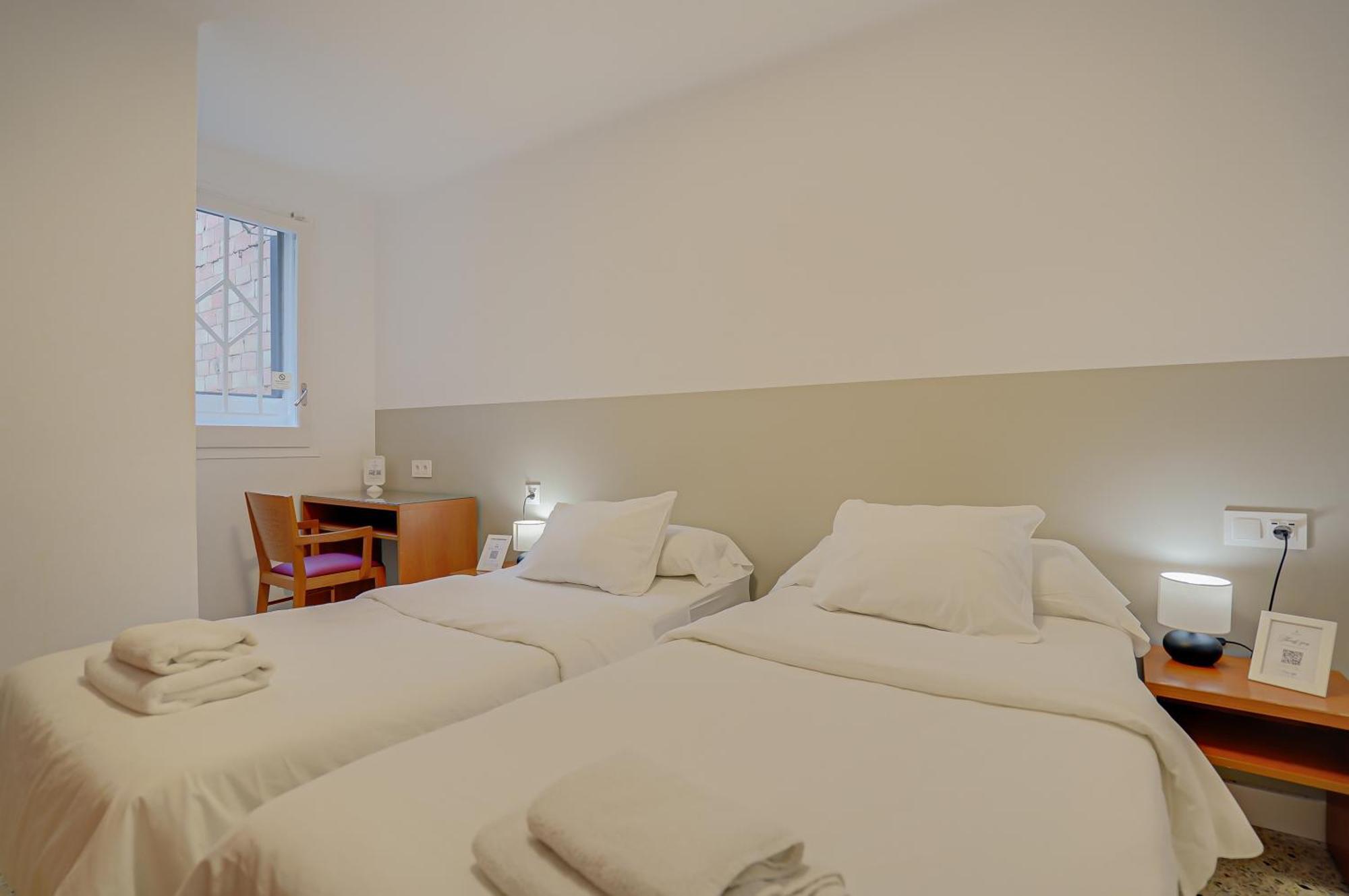 Hostal Y Apartamento Moli De Mar Lloret de Mar Oda fotoğraf